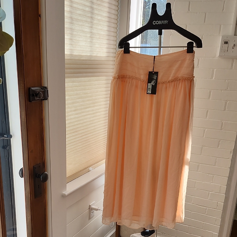 Peach Skirt, Size 8 - Picture 2 of 11